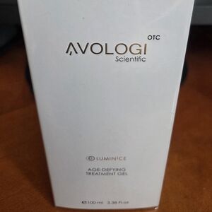Age-Defying Treatment Gel - White